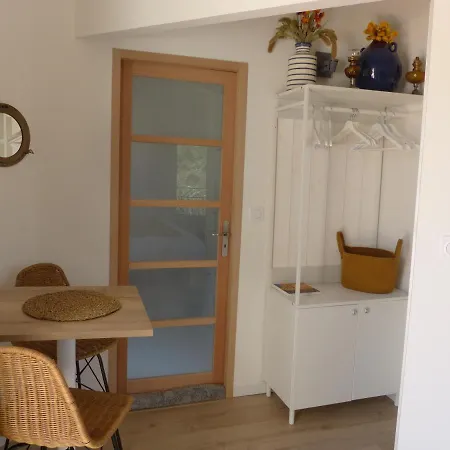 La Pause Nimoise 게스트하우스 3*